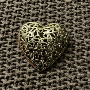 Vintage Elegant Gold Heart Pendant